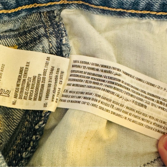 Abercrombie & Fitch | Light Wash High Rise Jean Short | SIze 0 - Picture 6 of 6